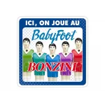 Pegatina «aquí se juega con el futbolín Bonzini» - cinco jugadores multicolores – 20 x 20 cm