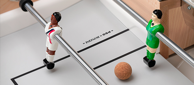 B90 PSG x Bonzizni Premium, tapis noir et joueurs chromés