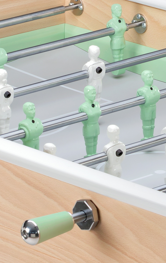 Des petits joueurs de babyfoot Bonzini de la Gamme Couleur Nature